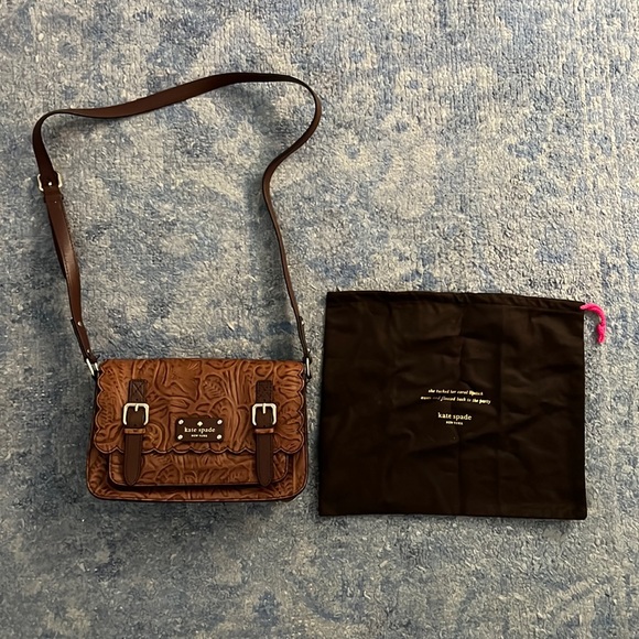 kate spade Handbags - Kate Spade Pocomo Embossed Natural Saddle Leather Brown Crossbody Camera Bag